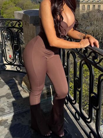 Full leaked Rojii ely private onlyfans photo
