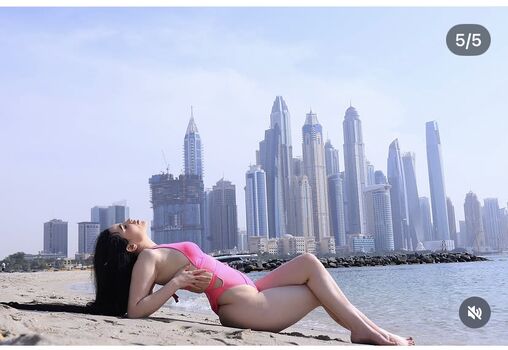 Full leaked Romanian girls page private onlyfans photo
