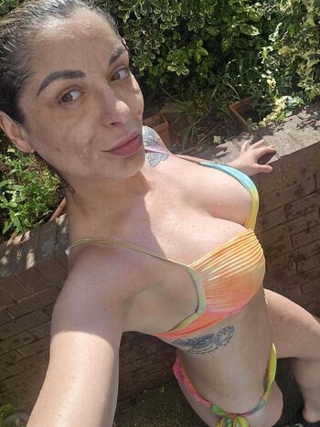 Full leaked Romanian girls private onlyfans photo