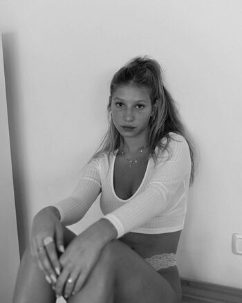 Full leaked Roni zouler private onlyfans photo