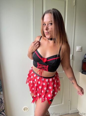 Full leaked Rosaliejolie private onlyfans photo