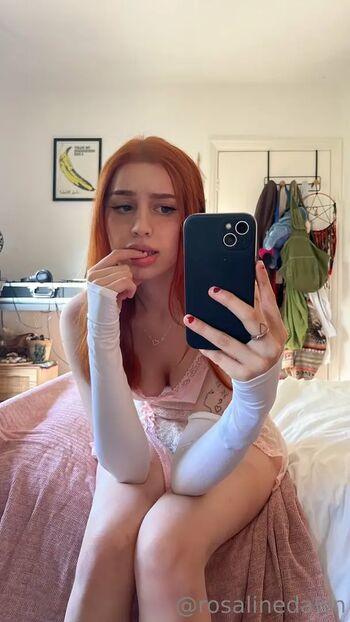 Full leaked Rosalinedawnx private onlyfans photo