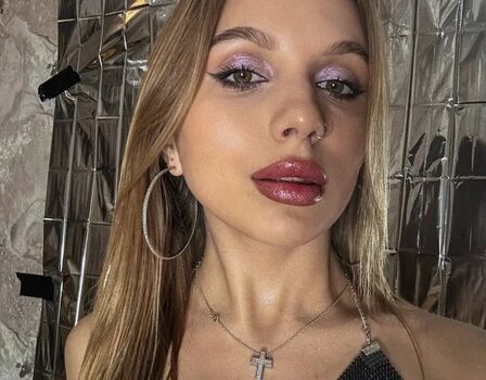 roselyn_rose