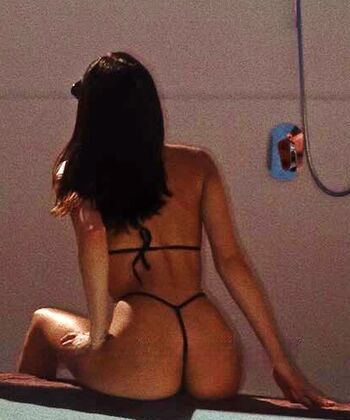 Full leaked Rosesandrozay private onlyfans photo