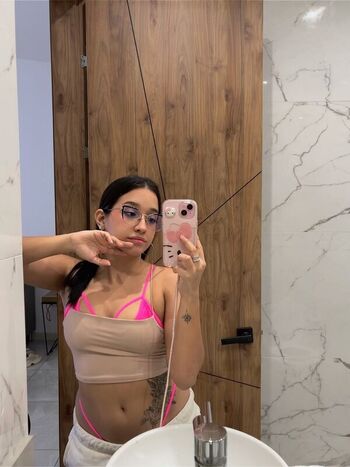 Full leaked Rosiebaee private onlyfans photo