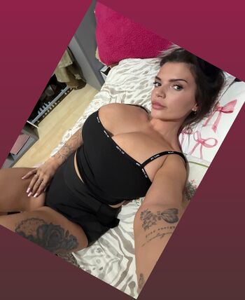 Full leaked Rosieeeamberr private onlyfans photo