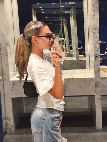 Full leaked Rossela janina page private onlyfans photo