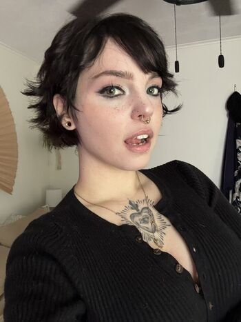 Full leaked Rottedbrainz private onlyfans photo