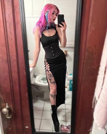 Full leaked Rottedgoth private onlyfans photo