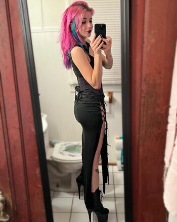 Full leaked Rottedgoth private onlyfans photo