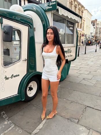 Full leaked Roxanarosuu page private onlyfans photo