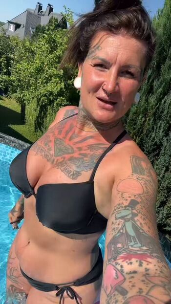 Full leaked Roxanneemiller private onlyfans photo