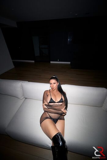 Full leaked Roxiesin roxiesinner peachescheeks urarabgf page private onlyfans photo