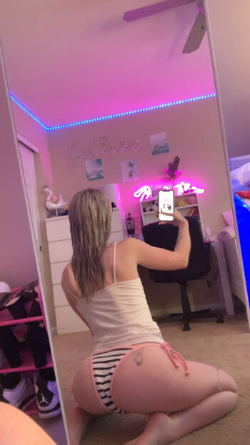 Full leaked Roxy rae page private onlyfans photo