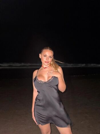 Full leaked Rubiakat private onlyfans photo