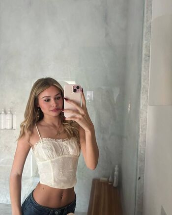 Full leaked Ruby rose turner private onlyfans photo
