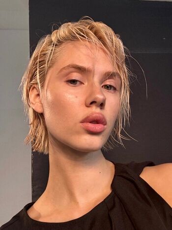Full leaked Russian girls private onlyfans photo