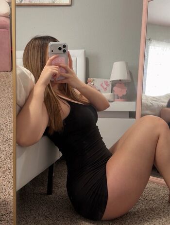 Full leaked Rzmelanie private onlyfans photo