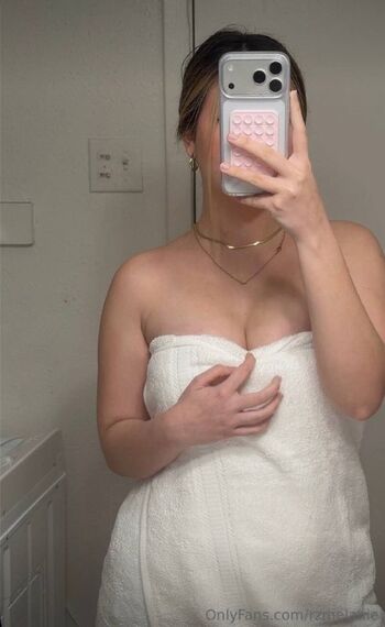Full leaked Rzmelanie private onlyfans photo