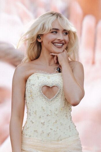 Full leaked Sabrina carpenter  page private onlyfans photo