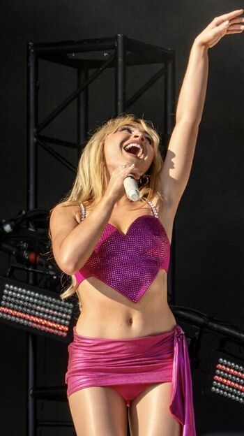 Full leaked Sabrina carpenter page private onlyfans photo