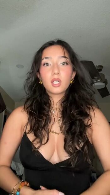 Sabrina Pezeshkian