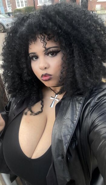 Full leaked Sadesgrave private onlyfans photo