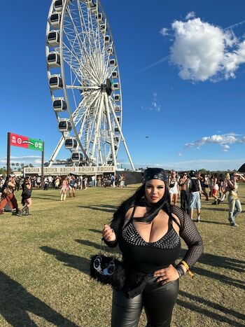 Full leaked Sadesgrave private onlyfans photo