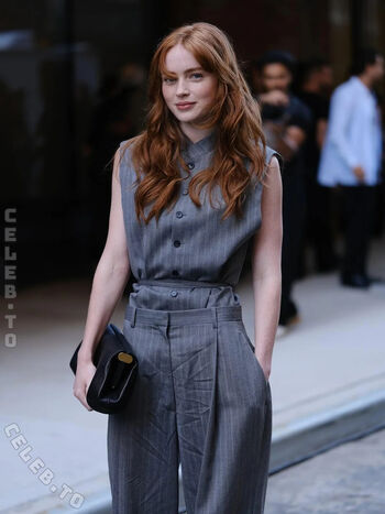 Full leaked Sadie sink page private onlyfans photo