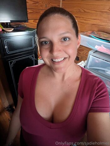 Full leaked Sadieholmes private onlyfans photo