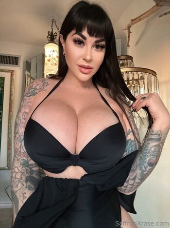saffronxxrose