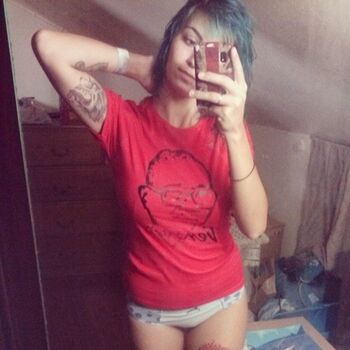 Safira Suicide Girl