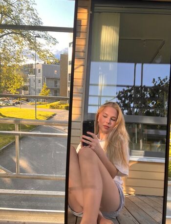 Full leaked Sagafrost page private onlyfans photo