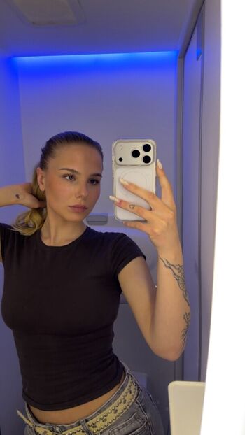Full leaked Sagafrost private onlyfans photo