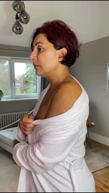 Full leaked Saira khan page private onlyfans photo
