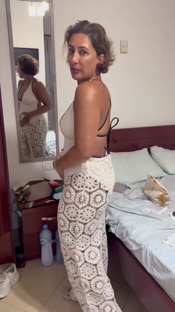 Full leaked Saira khan page private onlyfans photo