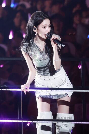 Sakura Miyawaki 宮脇 咲良