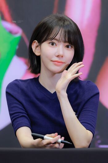 Sakura Miyawaki 宮脇 咲良