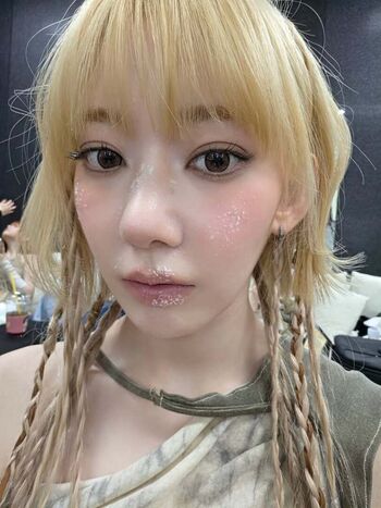 Sakura Miyawaki 宮脇 咲良