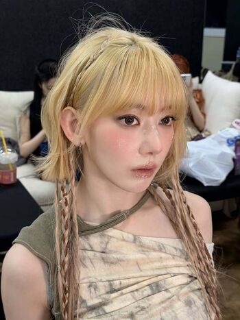 Sakura Miyawaki 宮脇 咲良