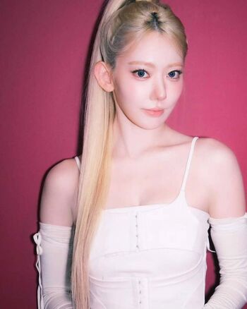 Sakura Miyawaki 宮脇 咲良