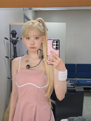 Full leaked Sakura miyawaki page private onlyfans photo