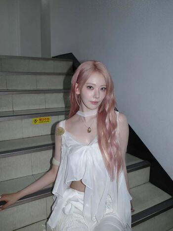 Full leaked Sakura miyawaki private onlyfans photo