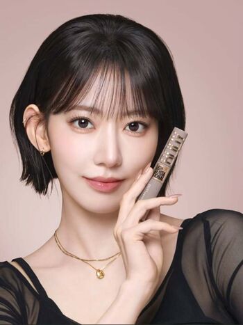 Sakura Miyawaki 宮脇 咲良