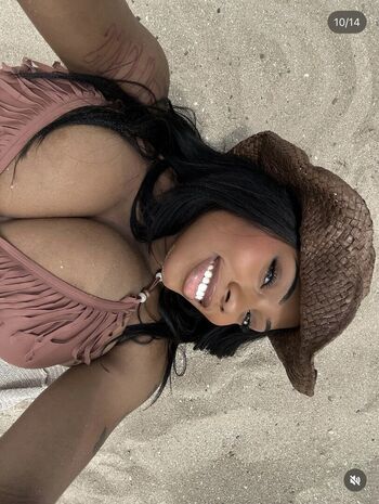 Samantha Marie