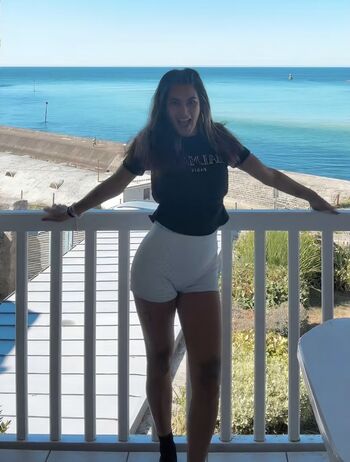 Samantha Merlos