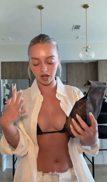 Samantha Riehl