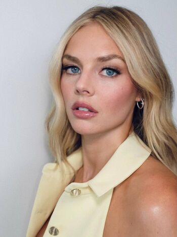 Full leaked Samara weaving page private onlyfans photo