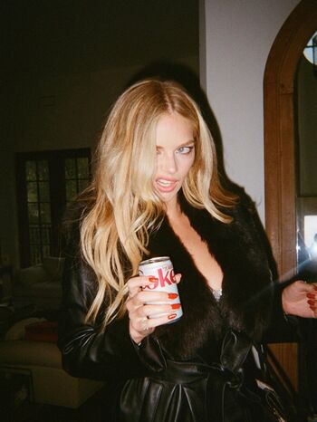 Full leaked Samara weaving page private onlyfans photo