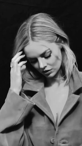 Full leaked Samara weaving page private onlyfans photo